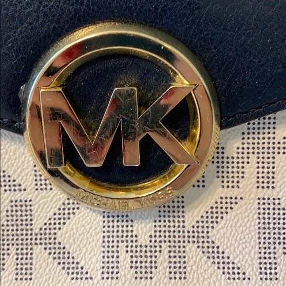 Bag - Picture 3 of 8